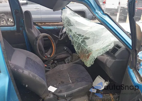 1994 Geo Tracker from USA, damaged, VIN 2CNBJ18U5R6945044